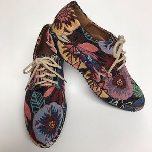 SOLD 💵Shein Floral Women’s Oxford Style Shoe EU37